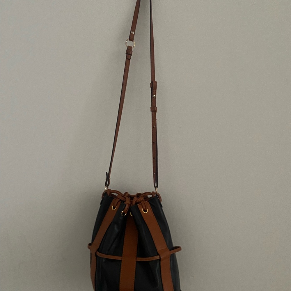 Ulla Johnson Black and Brown Leather Drawstring Bucket Bag - Picture 3 of 6